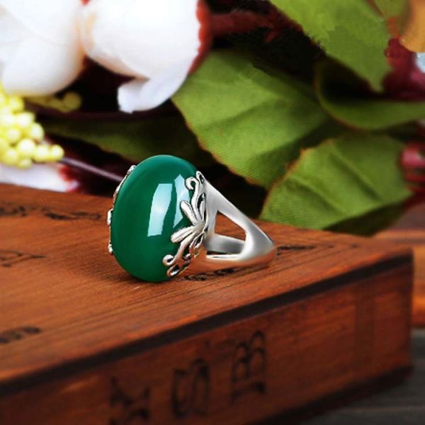 Sterling 925  Silver Oval Green Agate  Ring Thai Vintage Jewelry Size (R111703)