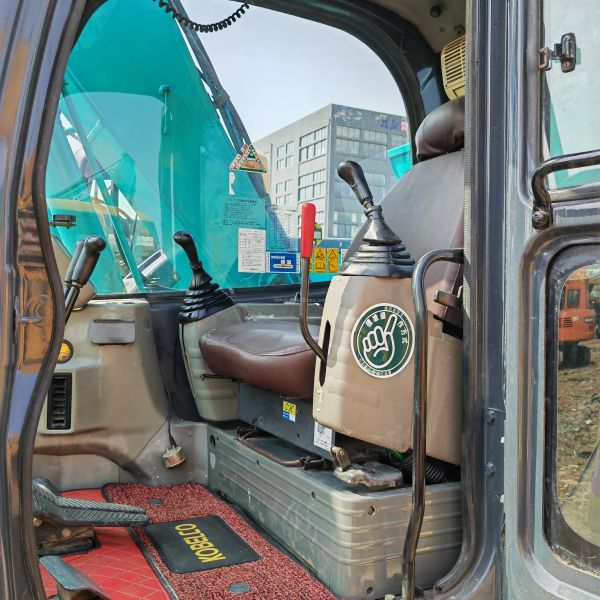 0.7m3 Bucket Capacity 13 Ton Blue Color Second Hand Excavator Kobelco Sk 135