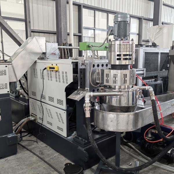 PP PE Extruder Plastic Pelletizing Line , Pelletizing Machine Two Stage 500kg/Hr