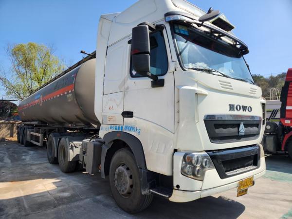 400HP 40000L Used HOWO T7H Oil Tanker Tractor WP12.400E201 Euro 5 Emission