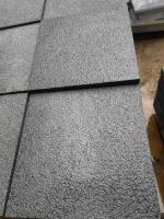 Le plan de travail chinois de granit de noir de la Mongolie couvre de tuiles les tuiles extérieures adaptées aux besoins du client de mur de granit