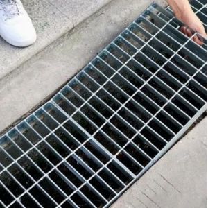 Serrated Bar Grating with Hot-Dip Galvanized Steel Grating for Anti-Slip Stair Tread Applications