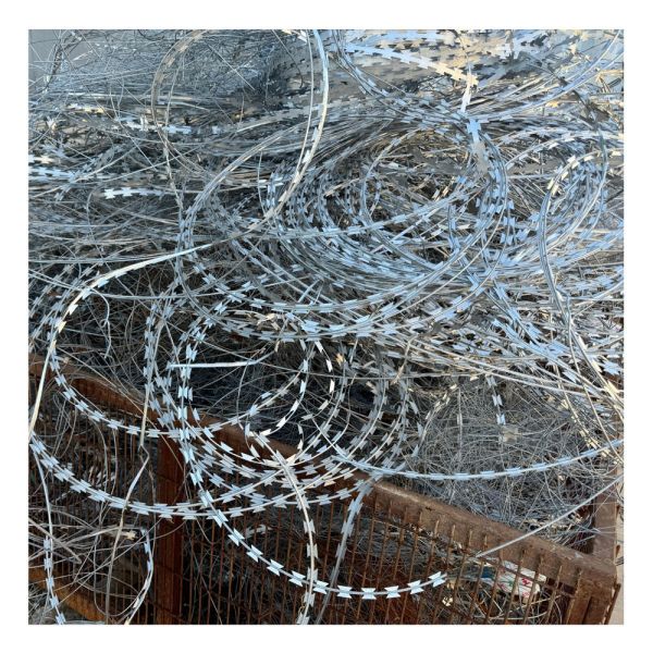 Высокопрочная оцинкованная стальная ограждение колючая колючая проволока