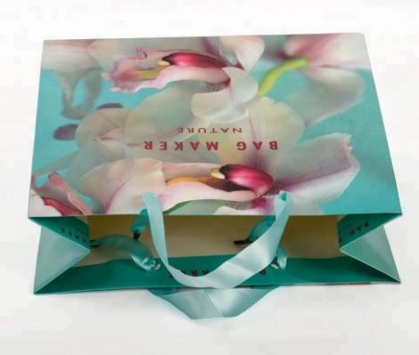 Custom Logo Glossy Spot Uv Pattern Blue Beautiful Packaging Gift Paper Bags