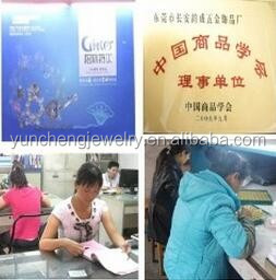 Des boucles d'oreilles en argent pour bébés et enfants 925