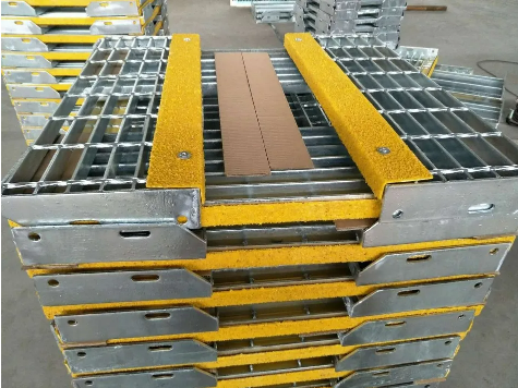 Steel Grating Stair Treads with Non-Slip Stair Nosing Industrial Galvanized