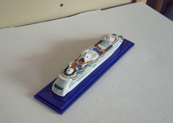 Scale 1:1200 Radiance Of The Seas Royal Caribbean Cruise Ship Models , Handcrafted Model Ships