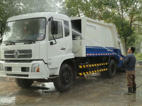 CLW Brand Dongfeng 6 Wheels 4000 Liters Roll Off Garbage Truck for hot Sale