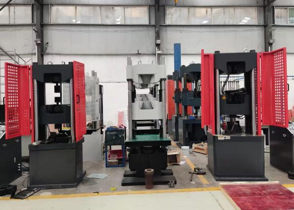 Machine d'essai UTM hydraulique pour l'évaluation des propriétés physico-mécaniques des matériaux