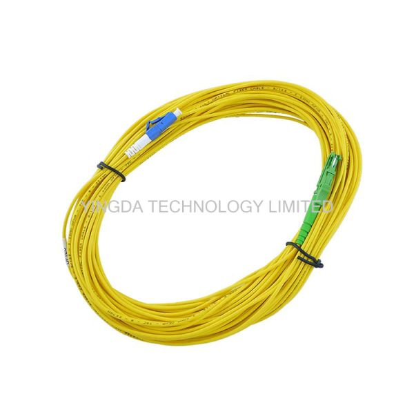 HUBER + SUHNER E2000 к желтому цвету нагнетания кабеля LSZH заплаты оптического волокна LAN LC