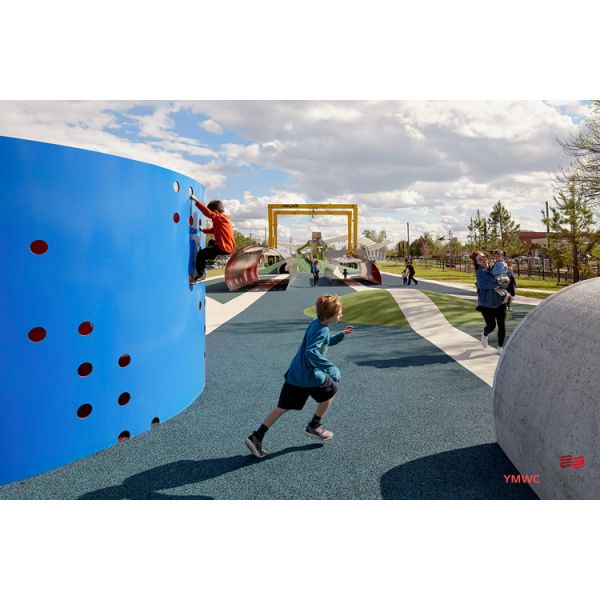 SCULPTURE of Outdoor Children's Playground Construction and Park Amusement Facilities