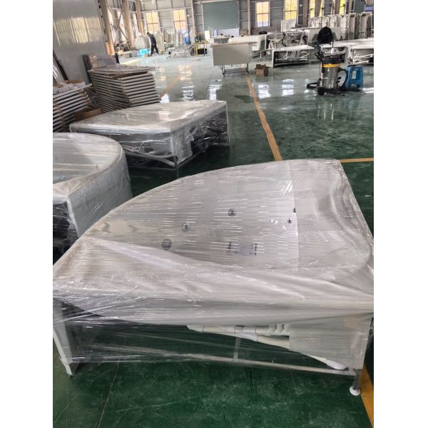 Customized 1500mm Corner Acrylic Hydro Massage Bathtub for 2 Person Luxurious Design
