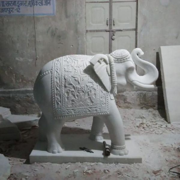 Traditional Design Life Size Marble Elephant Sculpture Ready for Outdoor Garden Decor