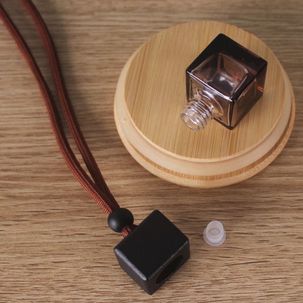 8ml Refillable Car Perfume Bottle with Hot Stamping for Office and Kitchen Use