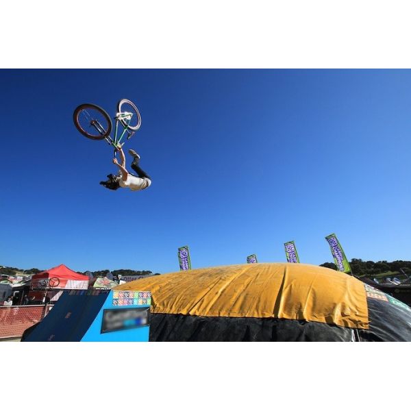 Резвитесь игрушки игры напольные раздувные скача мешки с воздуходувкой CE/UL