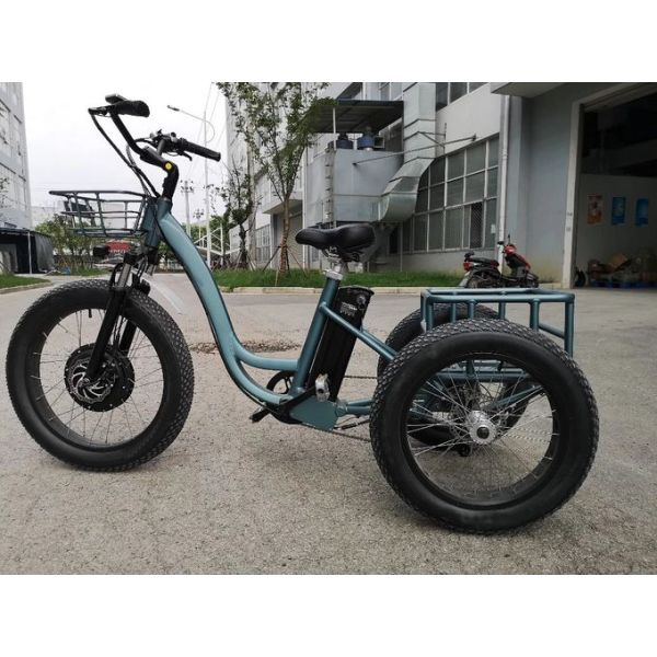 White Color Three Wheel Electric Scooter Power 351 - 500w Net Weight 35kg