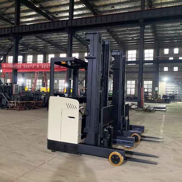 3000kg CQDE30 48V 3T Electric Reach Forklift Truck Seat Type Triplex 3-6m Mast