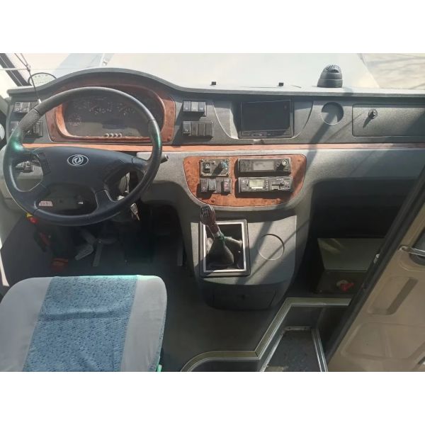 Подержанными автобус используемый местами Dongfeng ворот складчатости Мини Van Передн Двигателя мини EQ6550 Slidng Windows 14