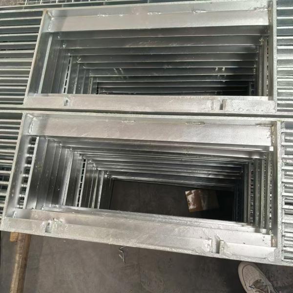Hot-Dip Galvanized Stainless Steel Grating Corrosion Resistant Protective Ventilation Outdoor Roofing Walkways