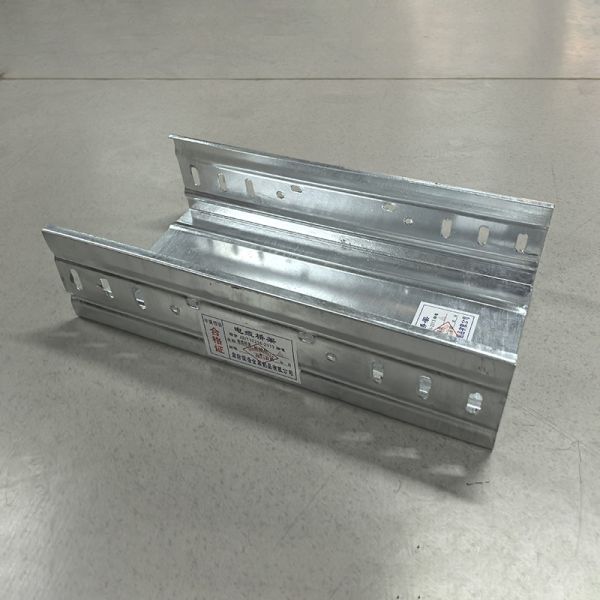 Silver Galvanised Steel Cable Tray 50mm-1000mm For Indoor And Outdoor