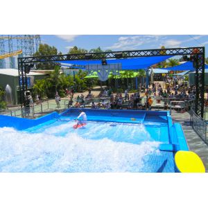 Deux attractions nouvelles de l'eau de tour de l'eau de Flowrider de surfers pour soulagé