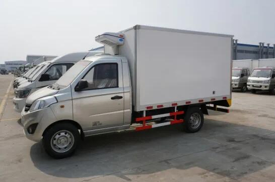 Foton New Mini Refrigerated Food Truck 1ton 2ton  Freezer Van Truck