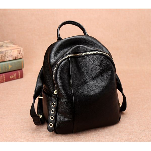 2017 The New Female Cowhide Leather Backpack Lovely Fashion  Leisure Travel Bag