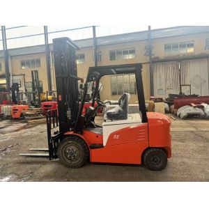 4T 4 Wheel Electric Forklift CPD35 Electric Counterbalance Truck