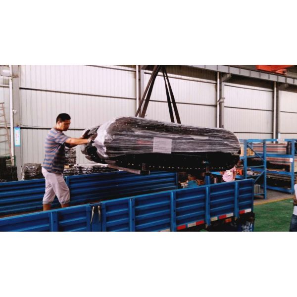 Asphalt Paver Track Undercarriage with 125 ml/r Motor Displacement and 30% Gradeability