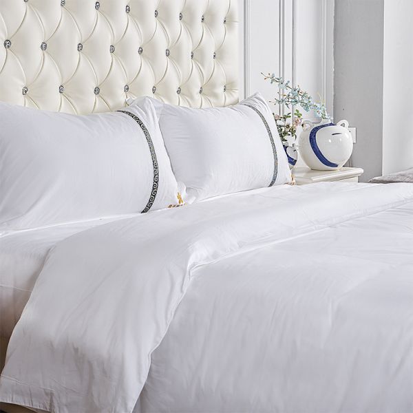 Dobby 100% Cotton Hotel Bedding Sets With Decoration Line