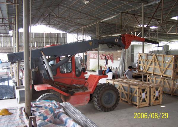 Rigid Suspension Chassis All Terrain Telehandler , Hydraulic Power Steering Boom Lift Crane