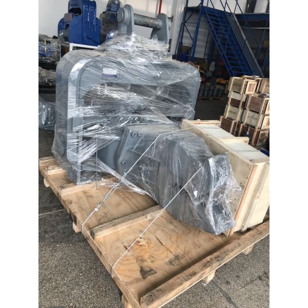 12メートルの堅い土の抗打ち工事の仕事のための420KN遠心力のvibroのハンマー