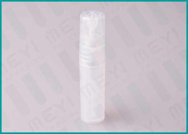 Os PP coloridos encerram o atomizador 5ml 8ml 10ml do perfume recarregável com a elevação selada