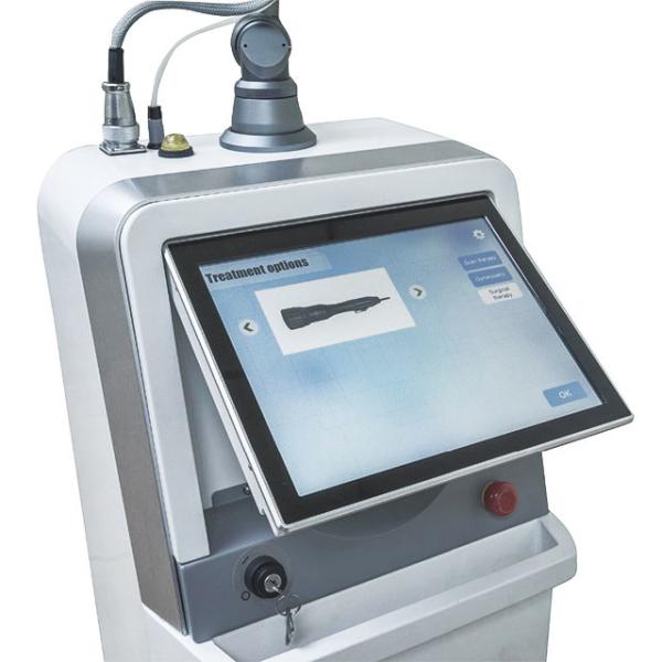 10.6μM CO2 Fractional Laser Machine With 12.1 Inch LCD Screen TG Aapproved