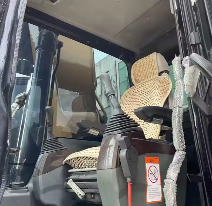 Second Hand Sany Excavator SY215 Medium Sized Hydraulic Crawler Digger Water Cooled