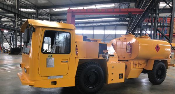 Fueling Service Utility Truck , 3000L Single / Dual Cabins Utility Work Truck