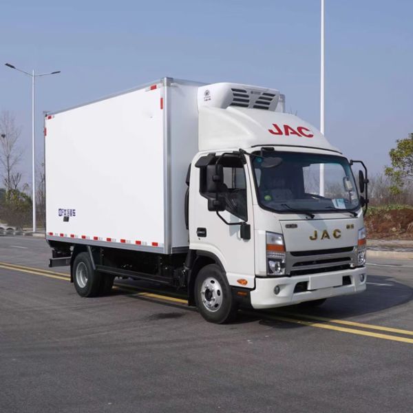 4x2 JAC 4.2M 5 Tons Refrigerator Trucks  Freezer Van Refrigerator Truck Wagon for Sales