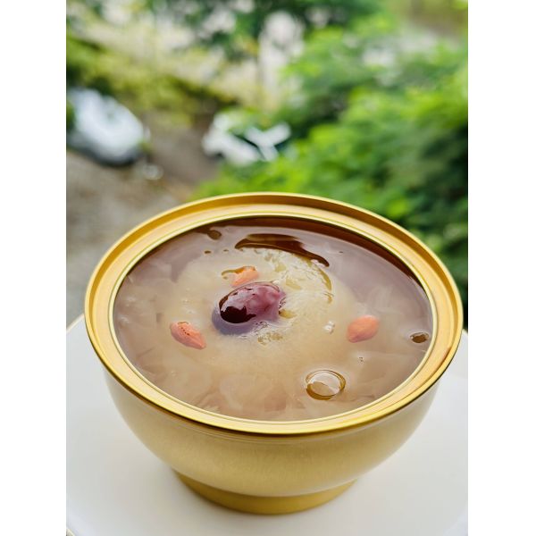 Печеный грушевый суп с тремеллой, декомпрессионная лечебная пища, сезонная пища и уход за пожилыми людьми - все в порядке.