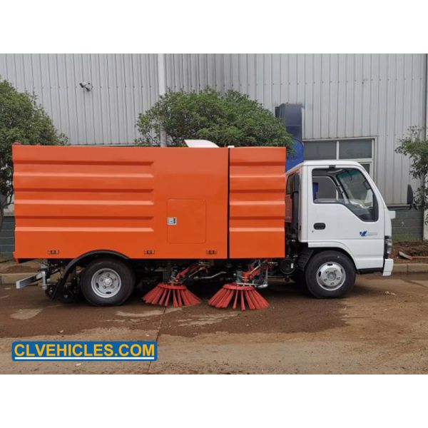 N Series 130hp 7cbm ISUZU Road Sweeper Truck Road Washing Truck 70000L