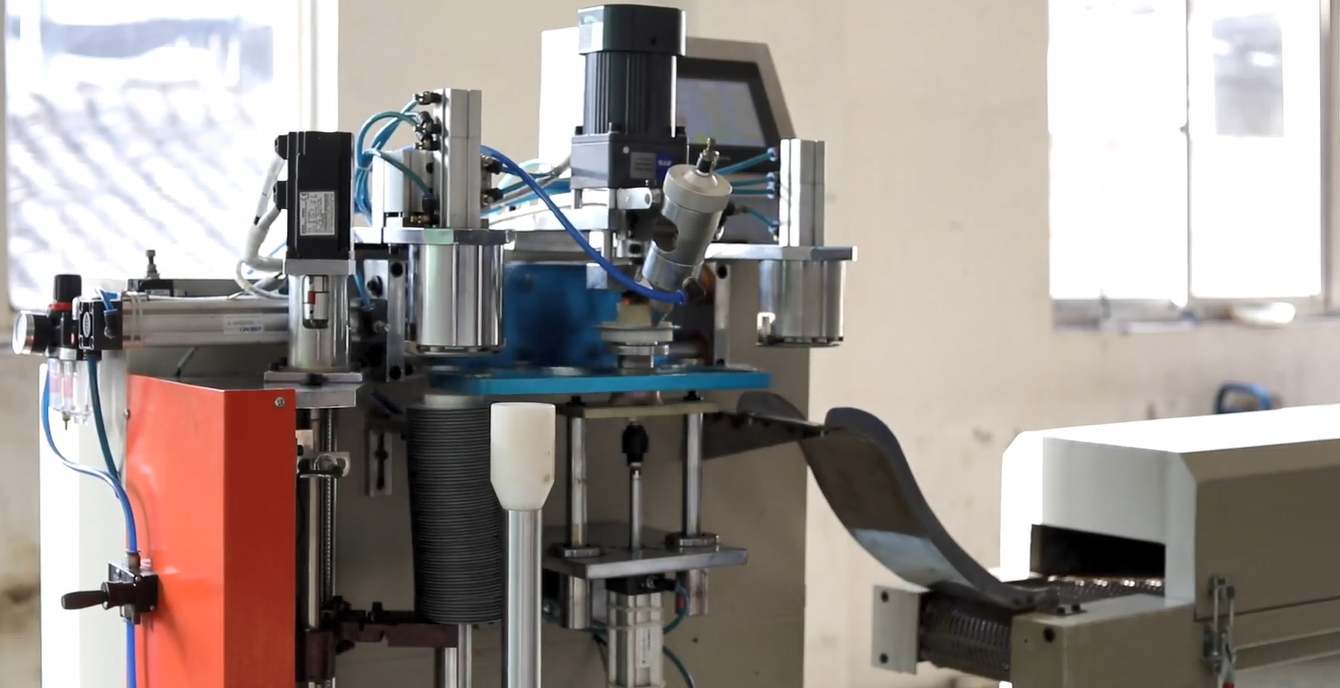 Dense Plate Glue Injection Machine Air Filter Production Line