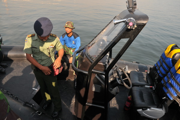 Big 9m Fiberglass Army Military Inflatable Boats 17 Person With Hypalon Tube