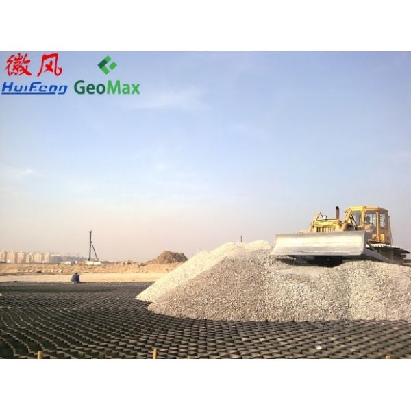 Textured Geocell Ground Stabilization System For Embankment Protection