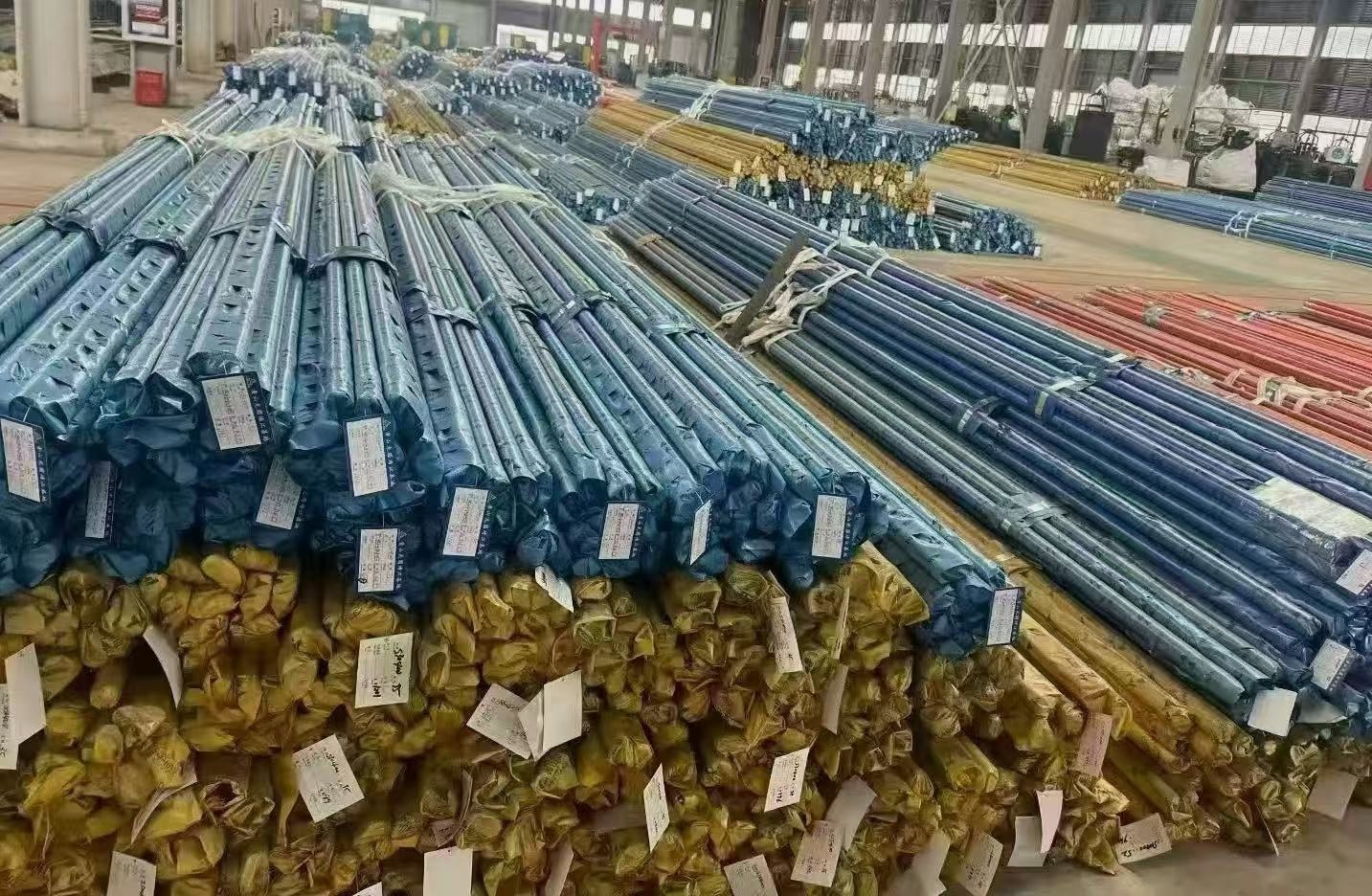 321 round steel is a titanium-containing austenitic stainless steel. Its core advantages are high temperature resistance and resistance to intergranular corrosion. It is mainly used in fields such as