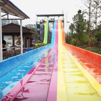 Glissières d'eau énormes fraîches d'arc-en-ciel d'amusement avec les ruelles faites sur commande de la longueur 4