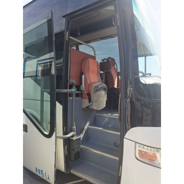 Buses And Coaches Yutong Zk6107 51seats Passenger Bus Second Hand Drive Bus Left Steering