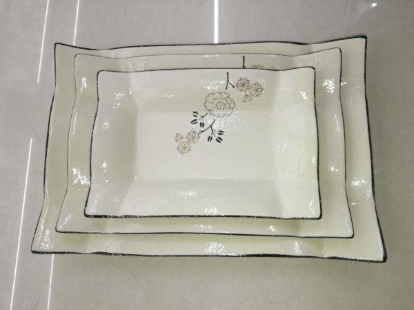 Grupos brancos da louça da porcelana do estilo coreano com teste padrão tradicional da decoração da flor