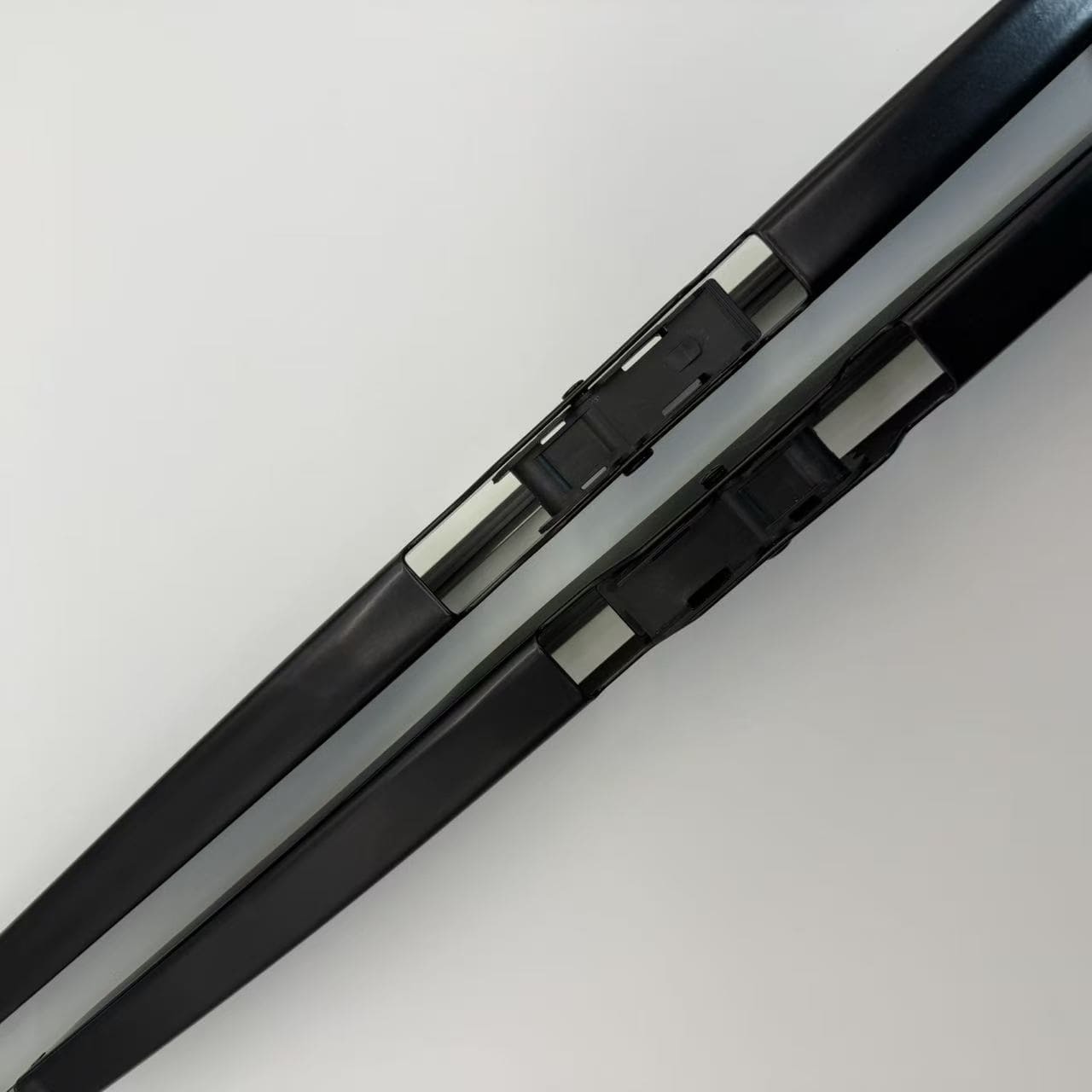 Bus Wiper Blade Heavy Duty Frame Windshield Wiper for Coach Tour Bus City Bus Replacement Parts