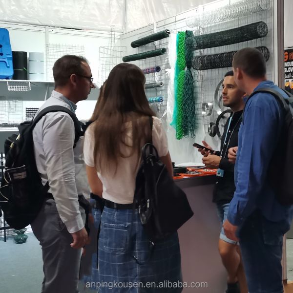 Ограждение с оцинкованной тепловой обработкой вокруг луга для исключения и защиты оленей