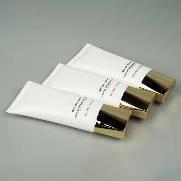 Tubes de pressage en plastique blanche et blanche