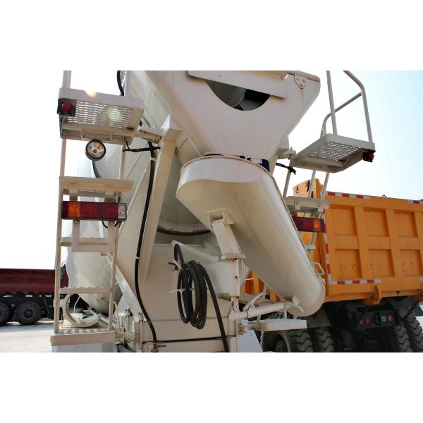 Shaanxi Automobile Heavy Truck Delong F3000 375HP 8X4 Hydraulic Main Seat Concrete Mixer Truck